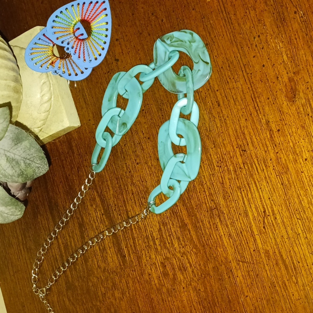 🌟4/$25💰Turquoise loop necklace - Picture 3 of 4